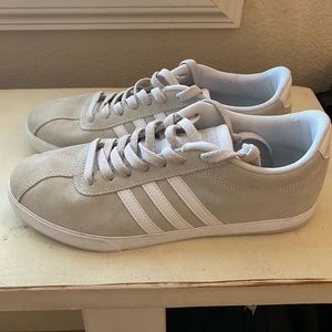 Adidas unisex neutral suede sneakers womens 9 mens 7